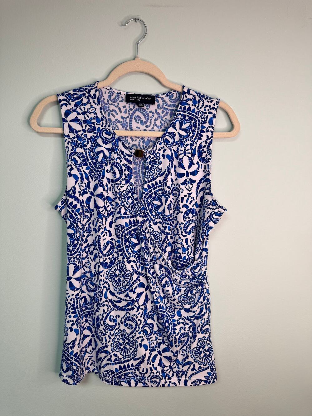 EUC! Jones New York Signature Keyhole Wrap Top - Blue & White - Large